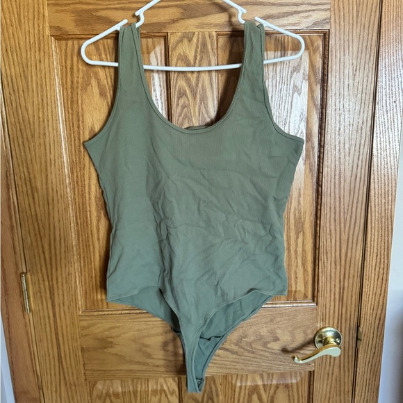 Abercrombie & Fitch Olive Green Ribbed Bodysuit- XXL - Picture 4 of 4